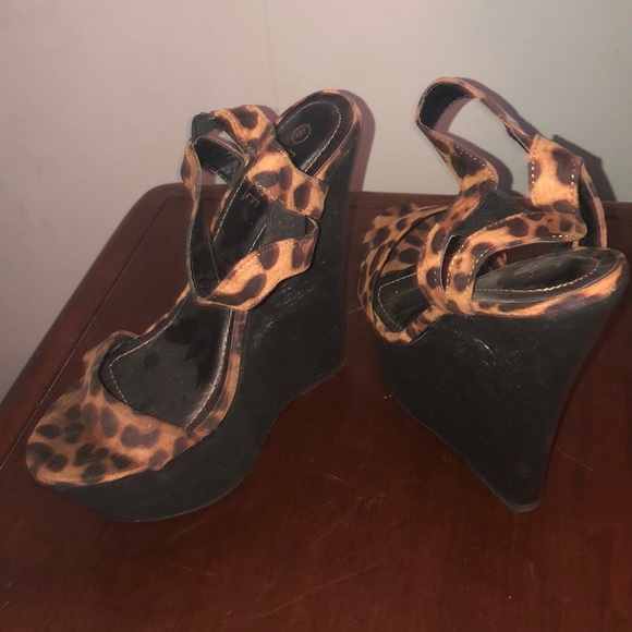 Cheetah print wedges - Picture 3 of 4